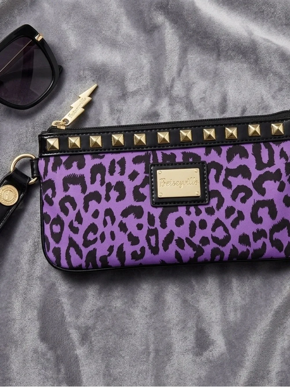 Betseyville by Betsey Johnson vintage Y2K Leopard Print Wristlet